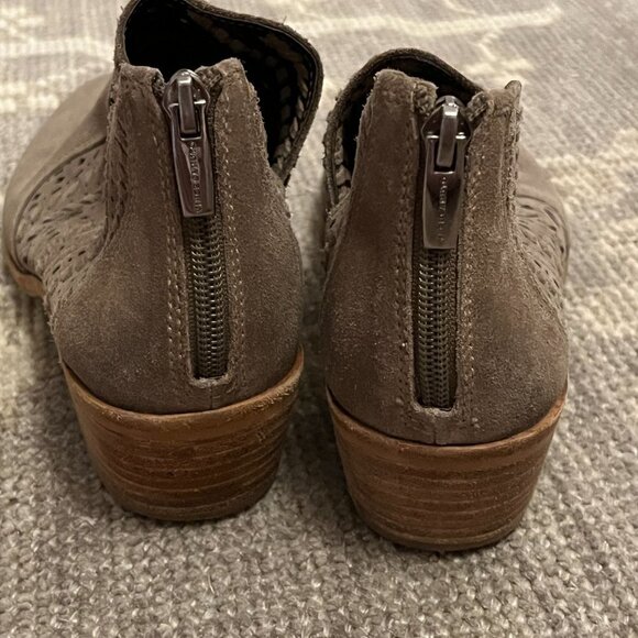 Vince Camuto Prasata booties suede grey 9.5 - Picture 6 of 13